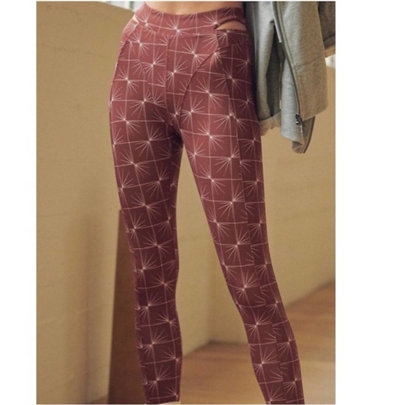 Free People Movement Super High Rise Sneak Peek Printed Legging Cut Out Waist - Picture 4 of 12